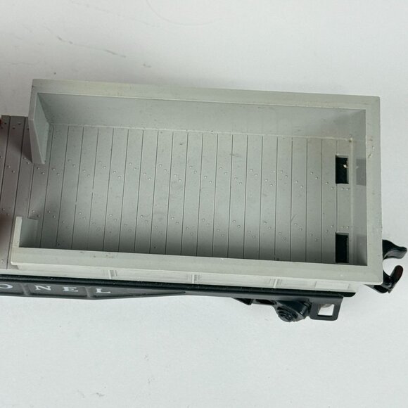 Vintage Lionel Trains No. 6119 D.L. & W. Caboose Car Damages - Picture 5 of 7